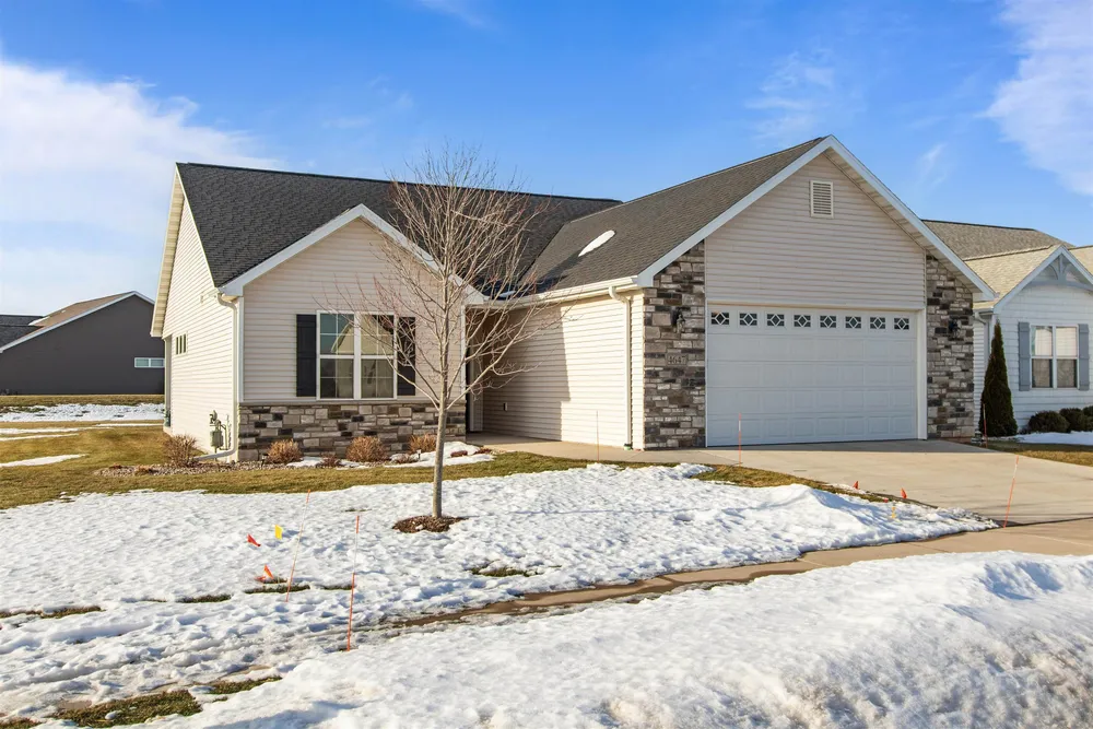 4647 N Cherryvale Ave, Appleton, WI 54913