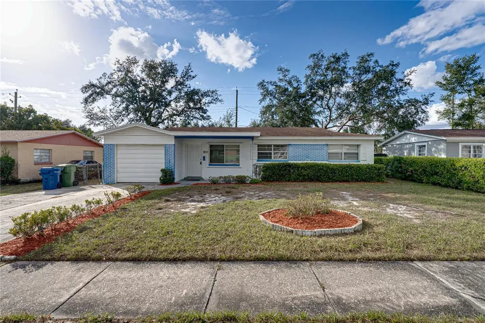 2011 9th St NE, Winter Haven, FL 33881
