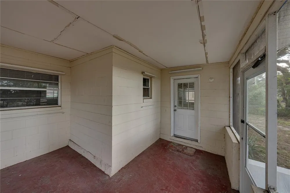 2011 9th St NE, Winter Haven, FL 33881