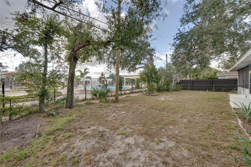 2011 9th St NE, Winter Haven, FL 33881