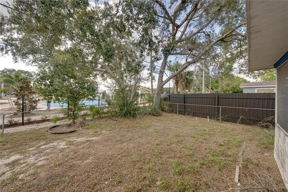 2011 9th St NE, Winter Haven, FL 33881