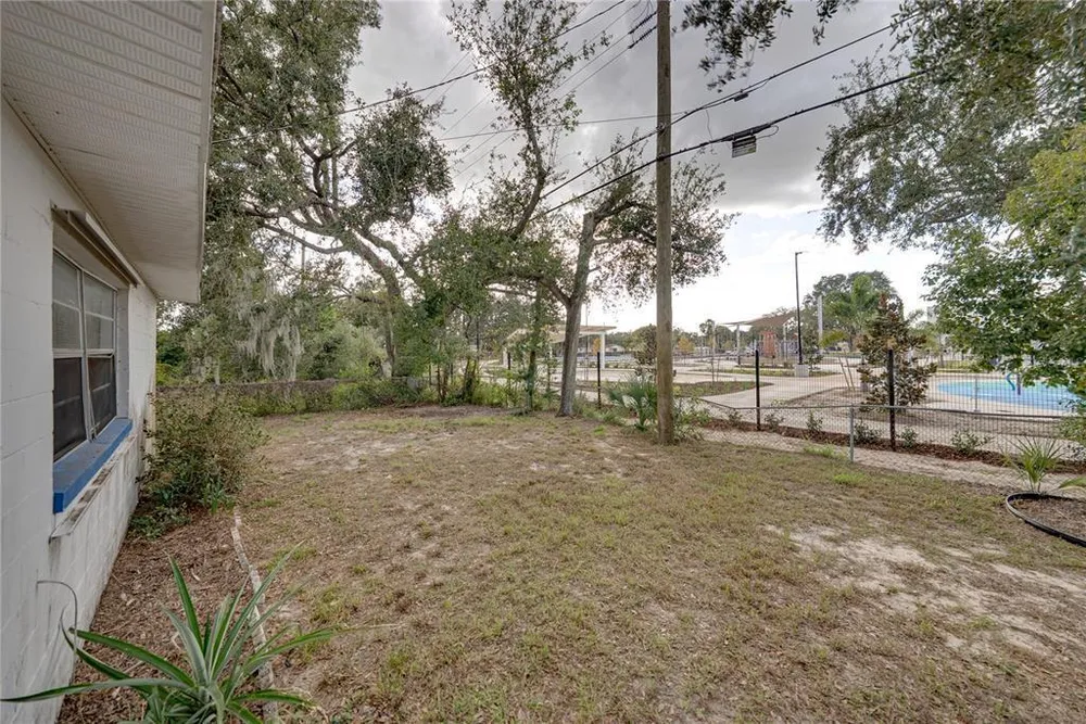 2011 9th St NE, Winter Haven, FL 33881