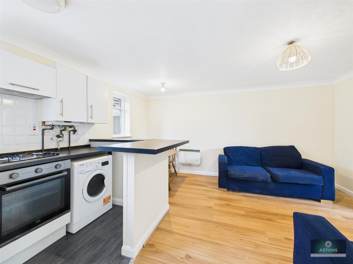 Hollin Court, Northgate Image 3