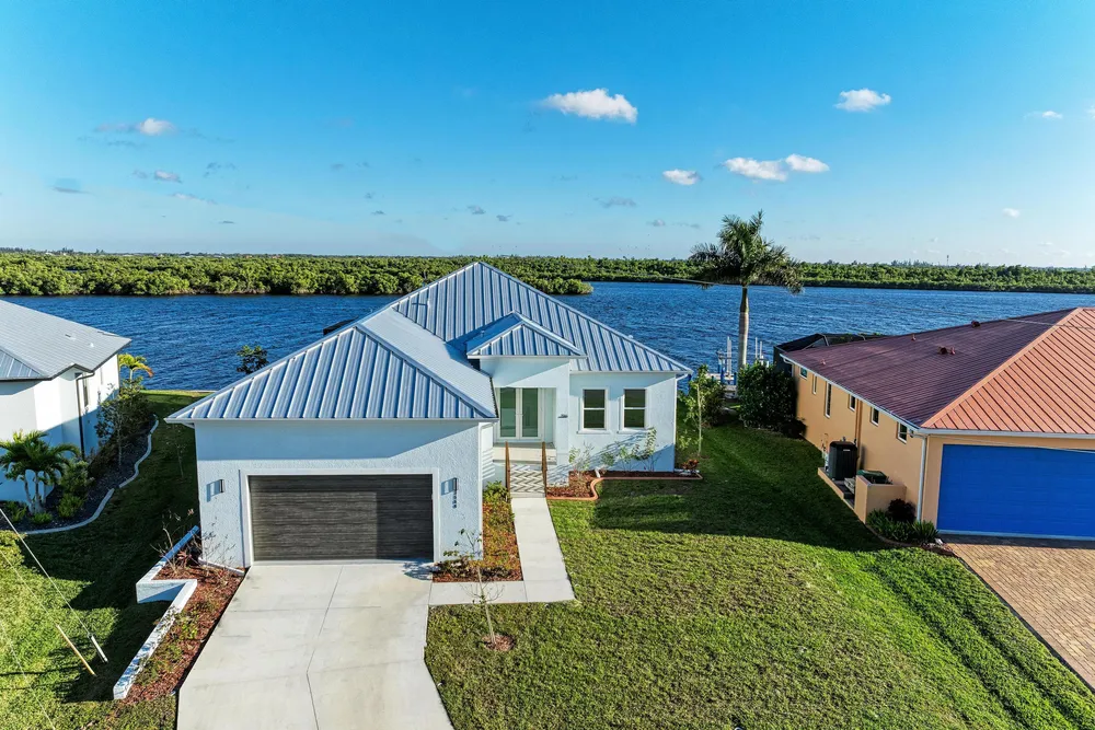 3564 Peace River Dr, Punta Gorda, FL 33983