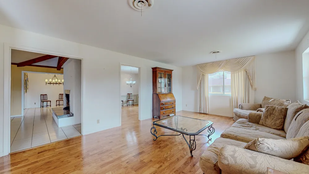 5710 Pickwick Ln, Beaumont, TX 77706
