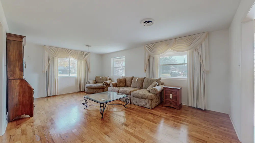 5710 Pickwick Ln, Beaumont, TX 77706