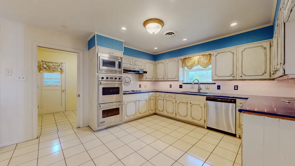 5710 Pickwick Ln, Beaumont, TX 77706