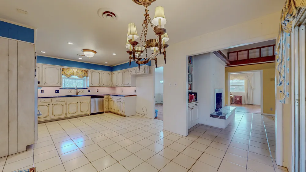 5710 Pickwick Ln, Beaumont, TX 77706