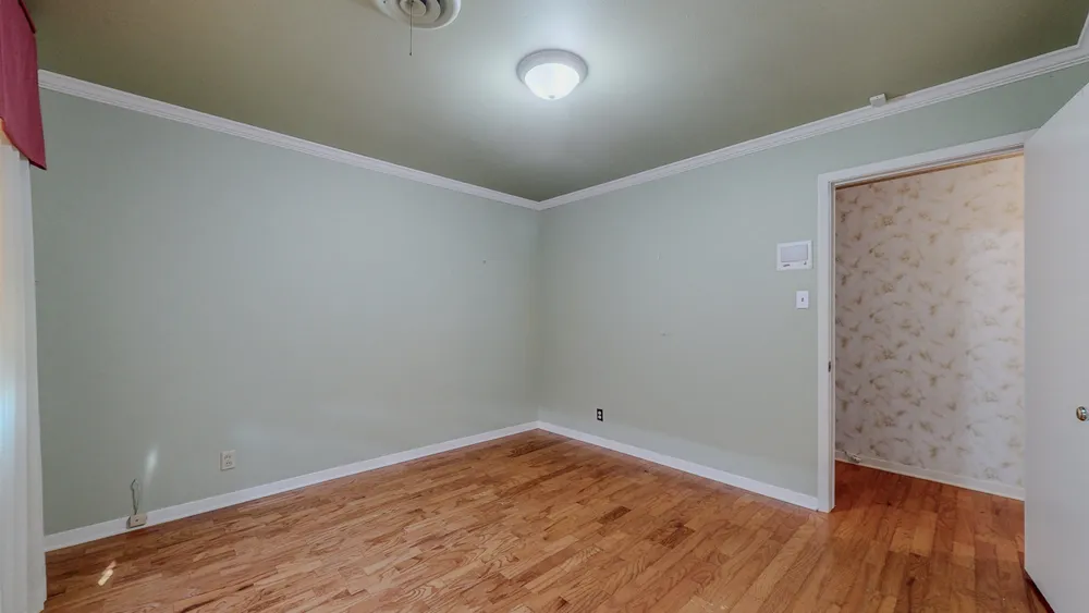 5710 Pickwick Ln, Beaumont, TX 77706