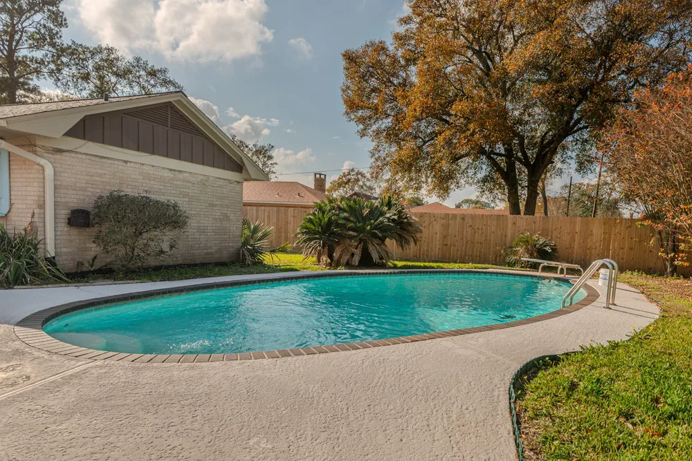 5710 Pickwick Ln, Beaumont, TX 77706