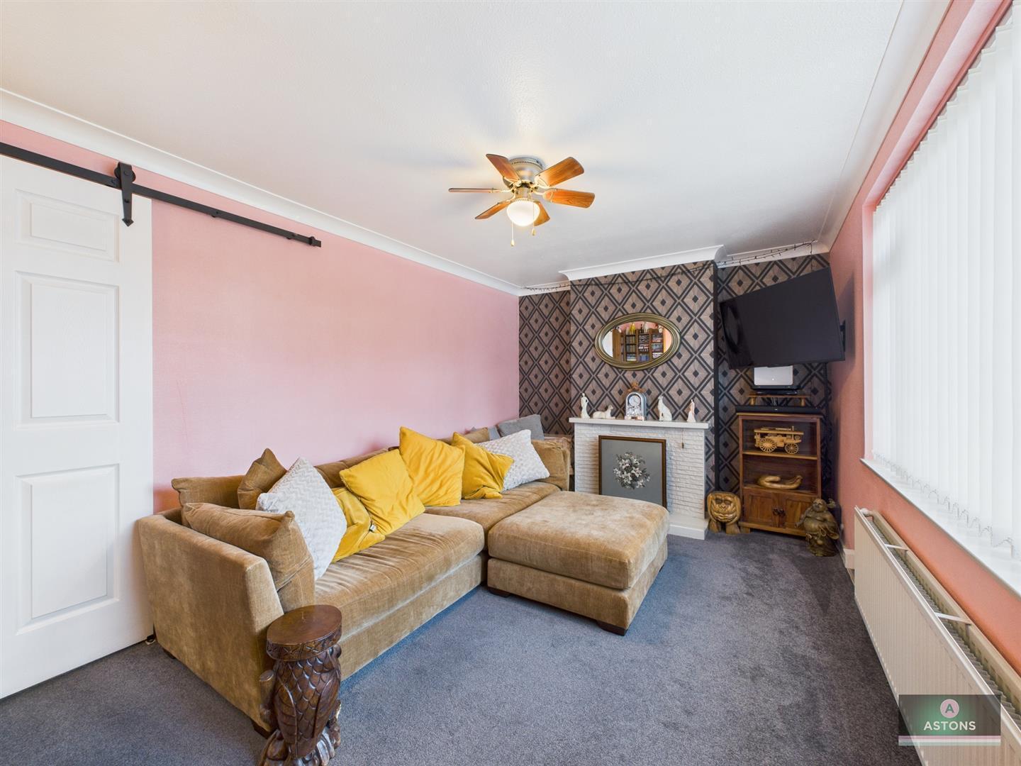 Filbert Crescent, Gossops Green Image 5