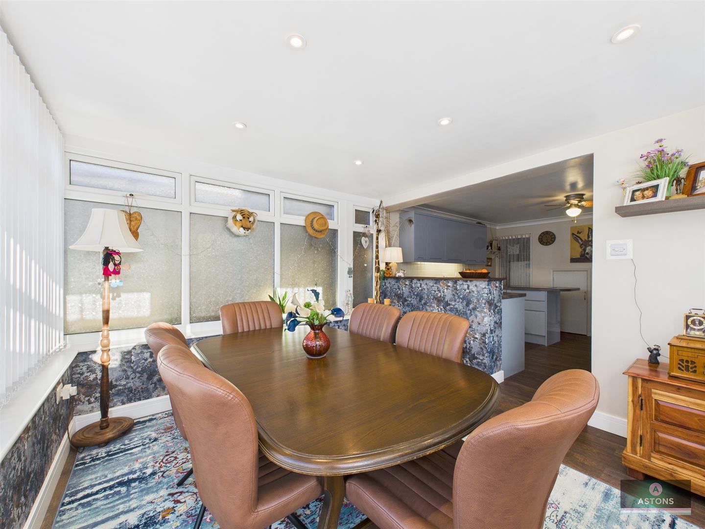 Filbert Crescent, Gossops Green Image 8