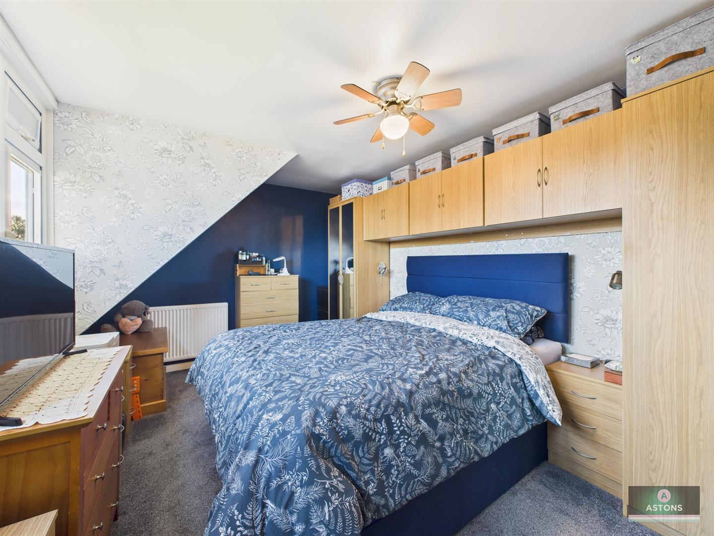 Filbert Crescent, Gossops Green Image 13