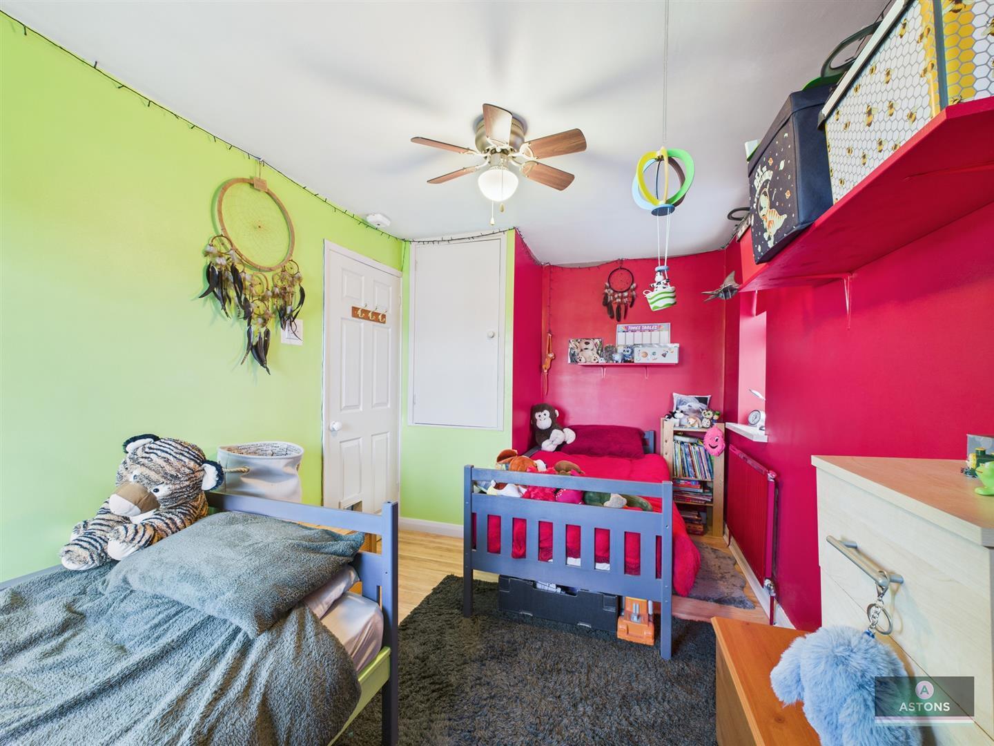 Filbert Crescent, Gossops Green Image 17