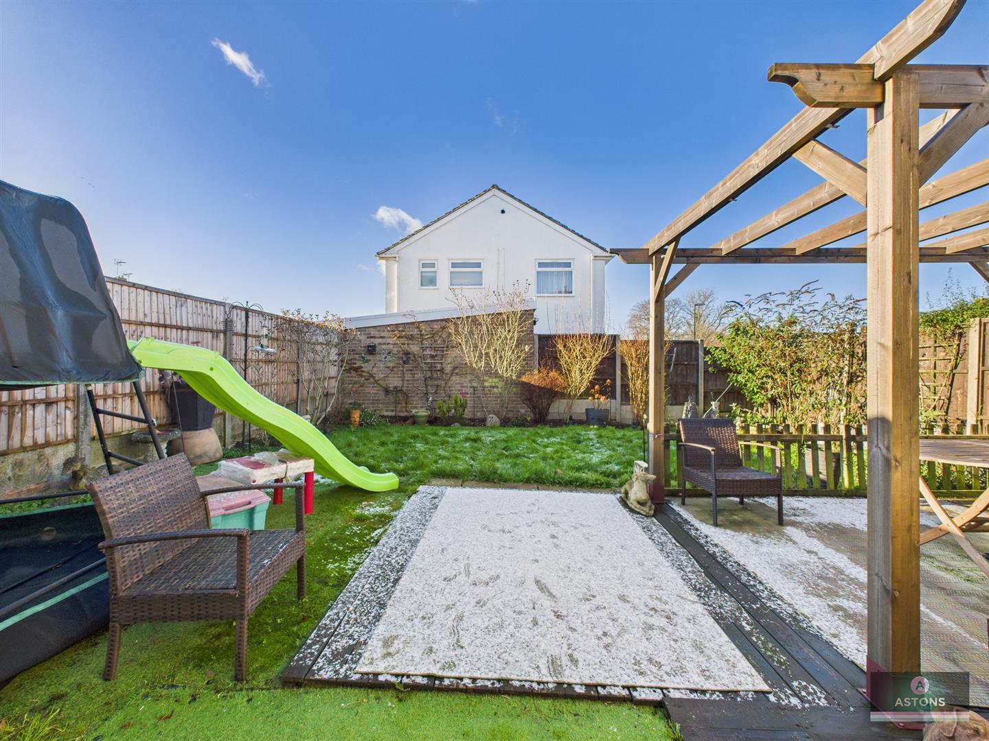 Filbert Crescent, Gossops Green Image 18