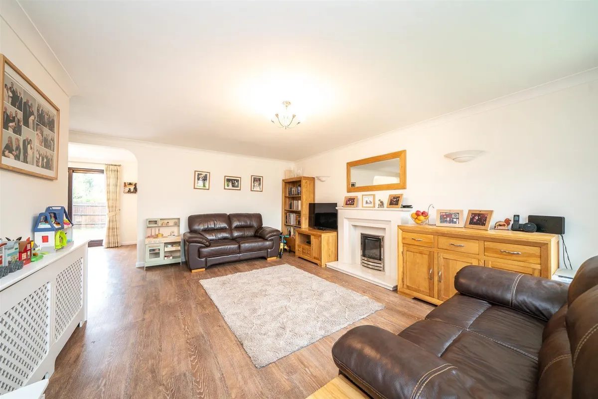 Wren Walk, Edlesborough, LU6 2RW