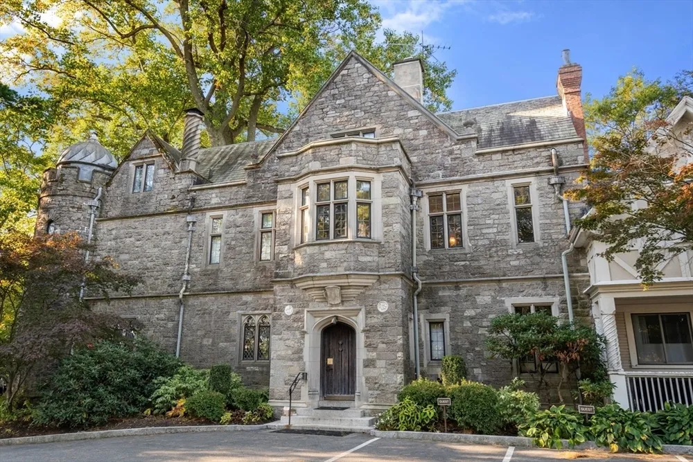 241 Perkins St, Boston, MA 02130
