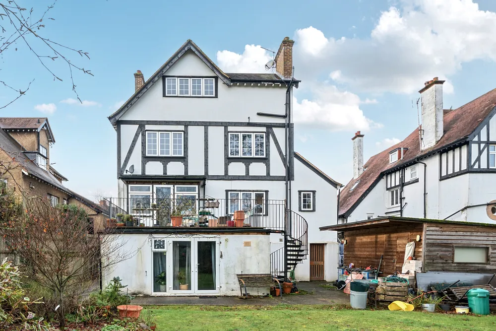 Lyonsdown Avenue, New Barnet, EN5