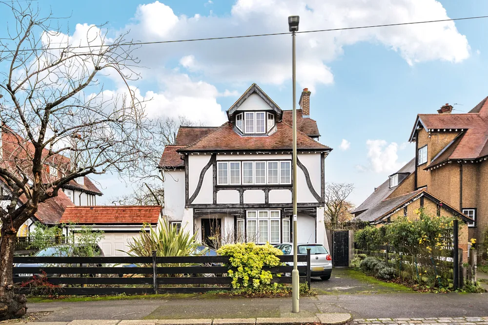 Lyonsdown Avenue, New Barnet, EN5