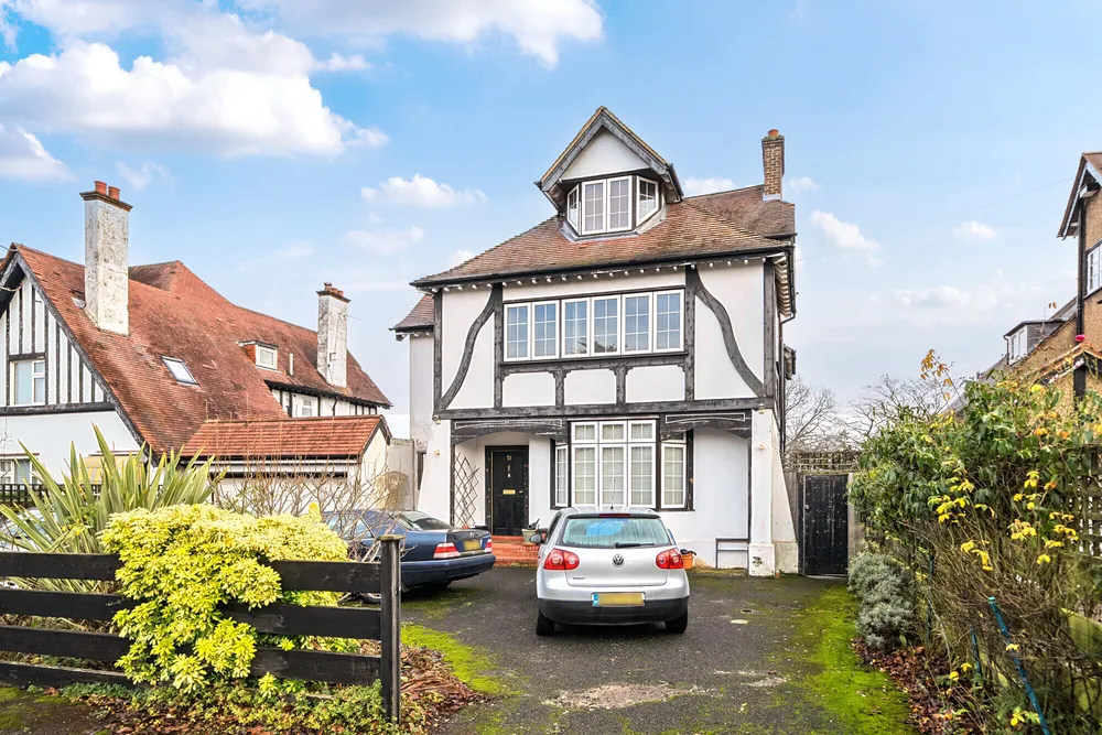 Lyonsdown Avenue, New Barnet, EN5
