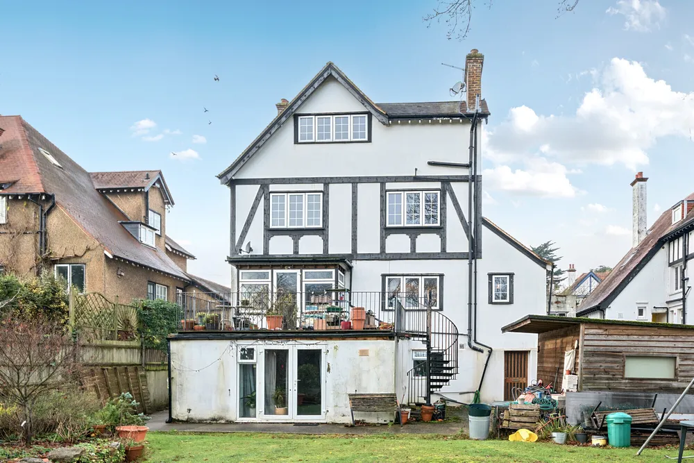 Lyonsdown Avenue, New Barnet, EN5