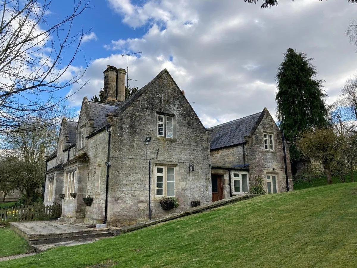CHURCH COTTAGES, STOKE ROCHFORD, GRANTHAM