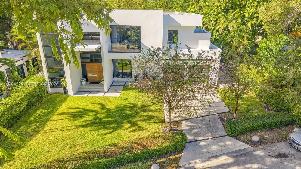 3764 Carmen Ct, Miami, FL 33133
