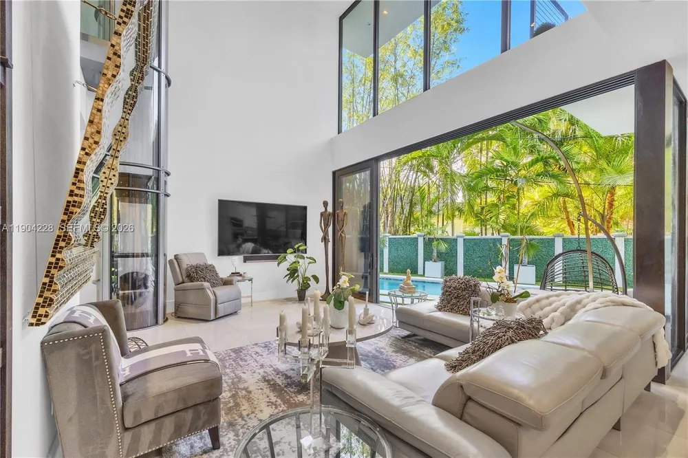3764 Carmen Ct, Miami, FL 33133
