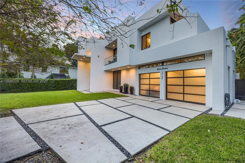 3764 Carmen Ct, Miami, FL 33133