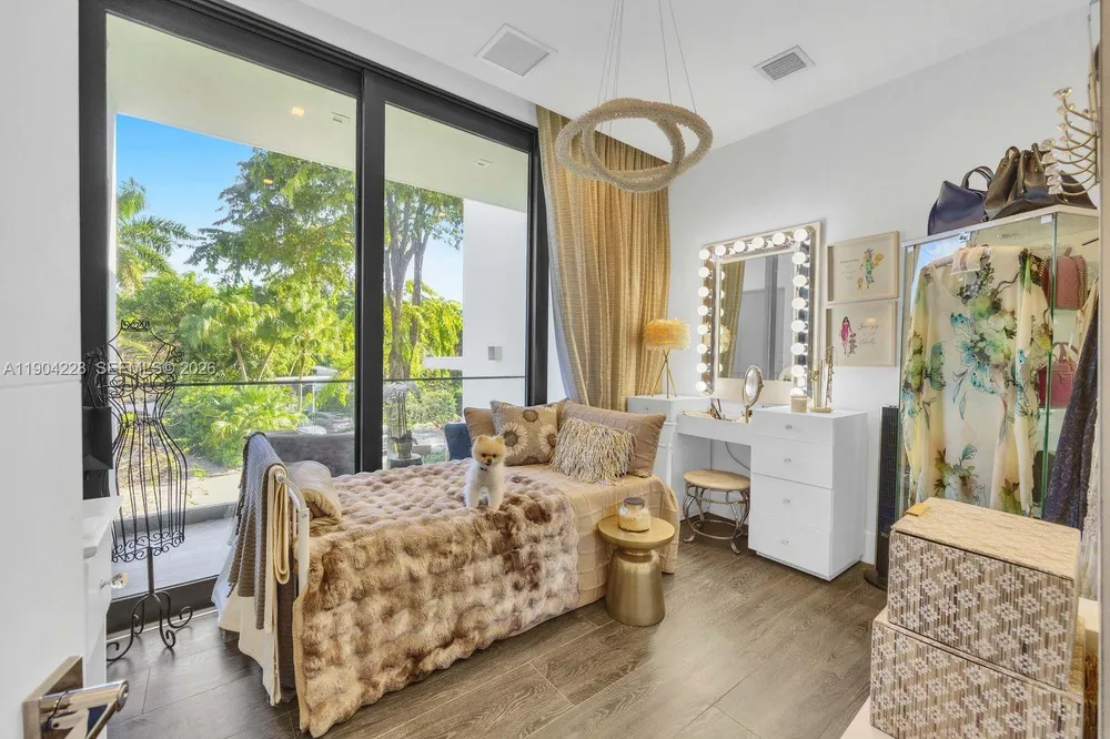 3764 Carmen Ct, Miami, FL 33133