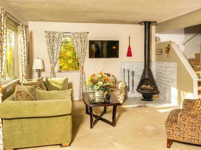 1185 Hideaway Valley Dr, Harbor Springs, MI 49740