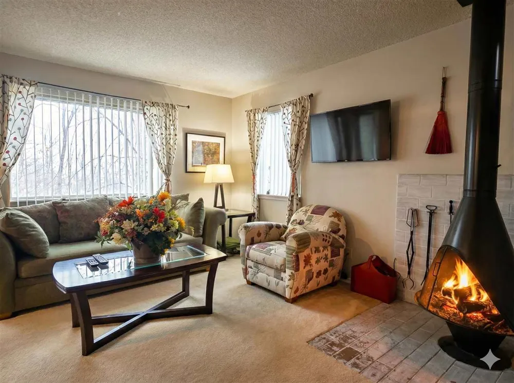 1185 Hideaway Valley Dr, Harbor Springs, MI 49740