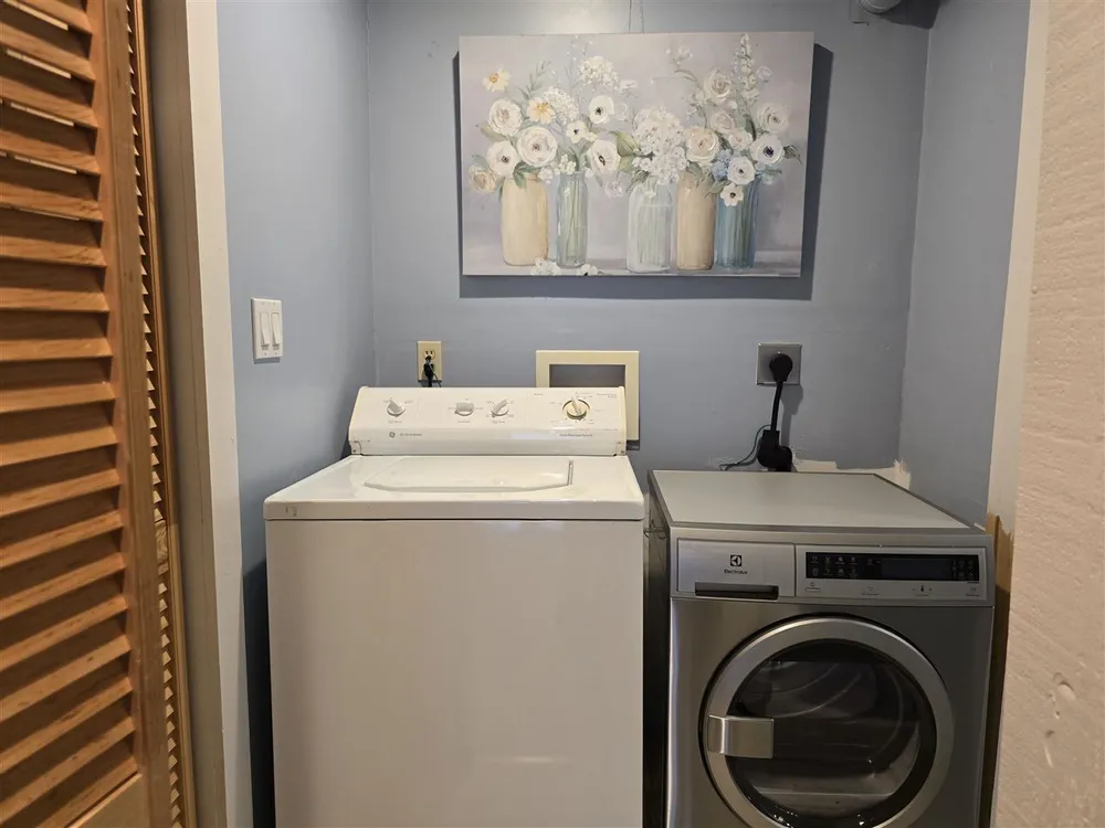 1185 Hideaway Valley Dr, Harbor Springs, MI 49740