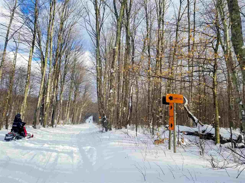 1185 Hideaway Valley Dr, Harbor Springs, MI 49740