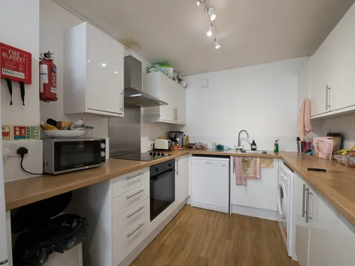 Mcwilliam Close, Poolephoto