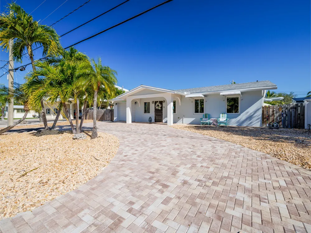 1657 Watson Blvd, Big Pine, FL 33043