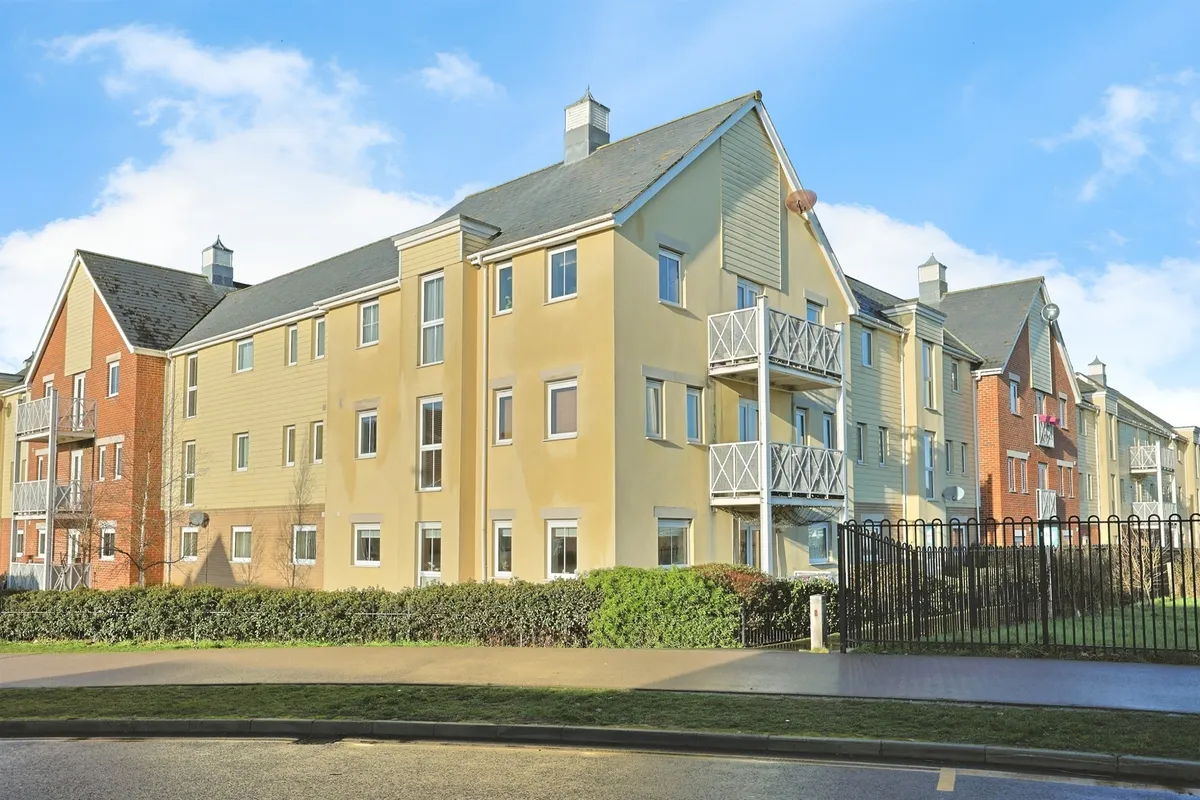Solario Road, Costessey, Norwich - 2 bedroom flat - William H Brown
