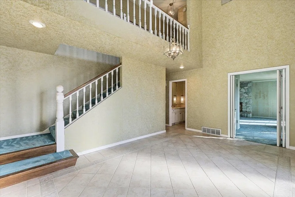 3433 S High Dr, Spokane, WA 99203