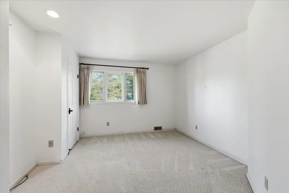 3433 S High Dr, Spokane, WA 99203