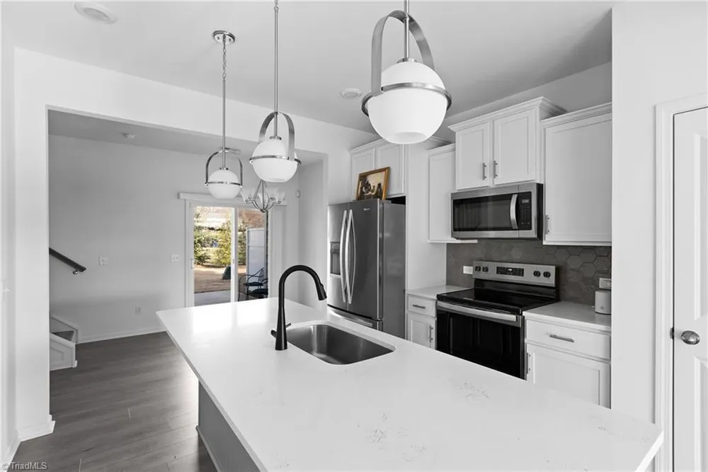 1825 Ardmore Commons Drive, Winston Salem, NC 27103-5044
