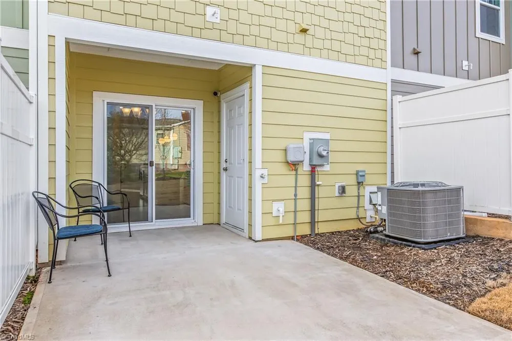 1825 Ardmore Commons Drive, Winston Salem, NC 27103-5044