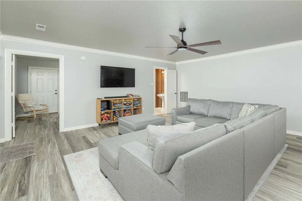 7 Stratfield Ln, Bella Vista, AR 72714