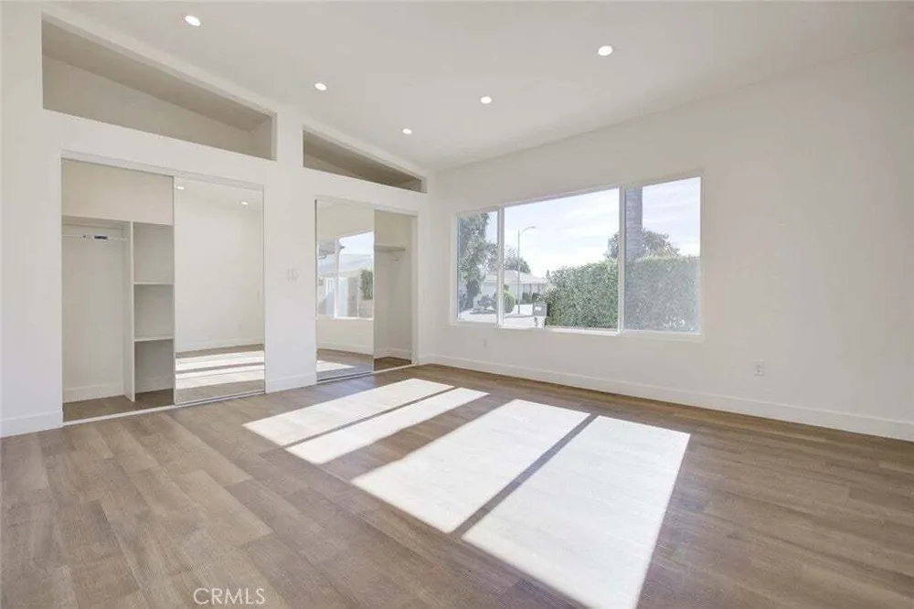 9055 Forbes Ave, Northridge South, CA 91343