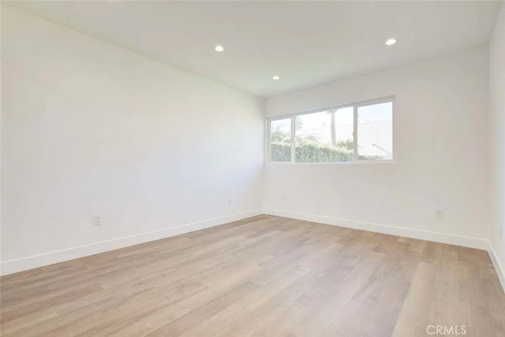 9055 Forbes Ave, Northridge South, CA 91343