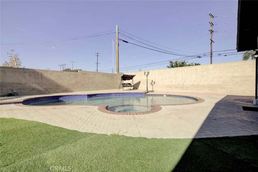 9055 Forbes Ave, Northridge South, CA 91343