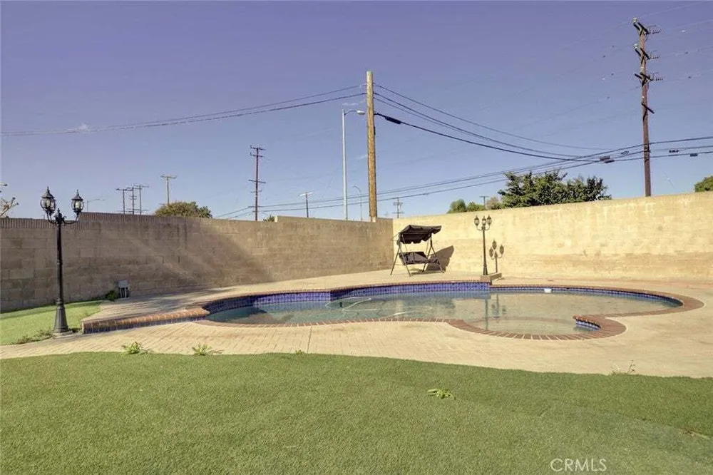 9055 Forbes Ave, Northridge South, CA 91343