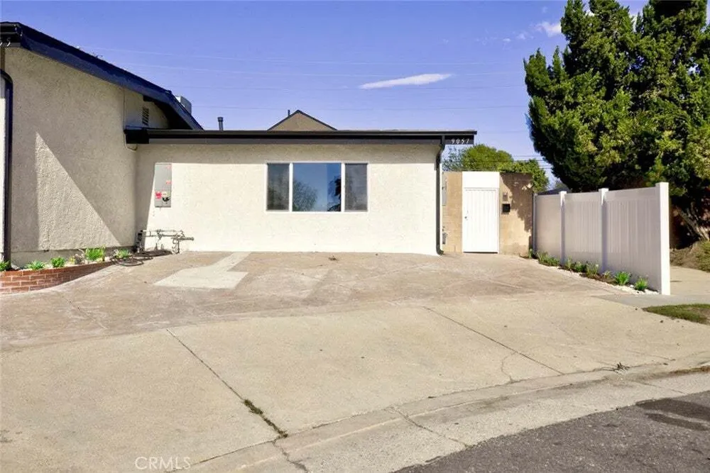 9055 Forbes Ave, Northridge South, CA 91343