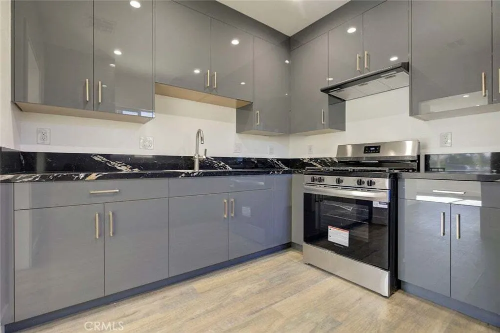 9055 Forbes Ave, Northridge South, CA 91343