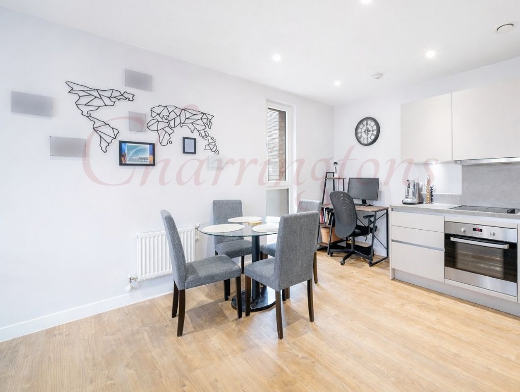 Two Bedroom Flat For Sale Hendon Waterside Development NW9 Image 5