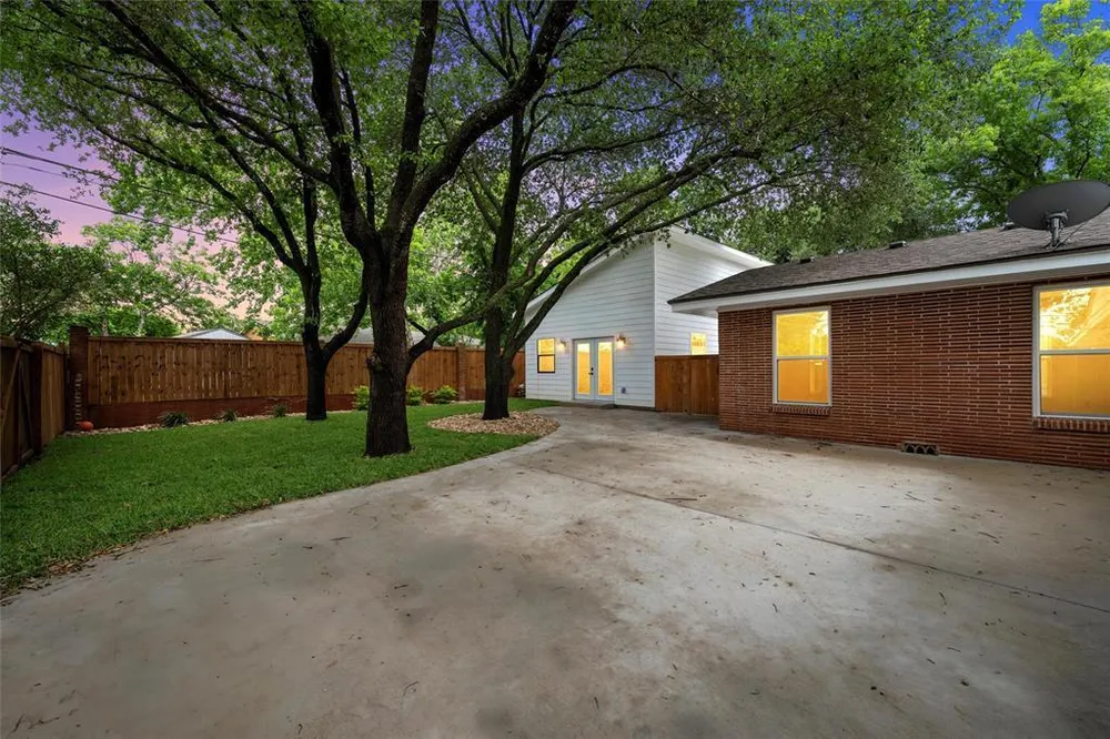 2625 Old Oaks Dr, Waco, TX 76710